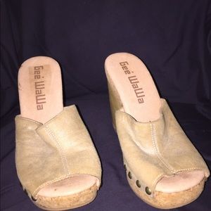 Suave brown studded mule